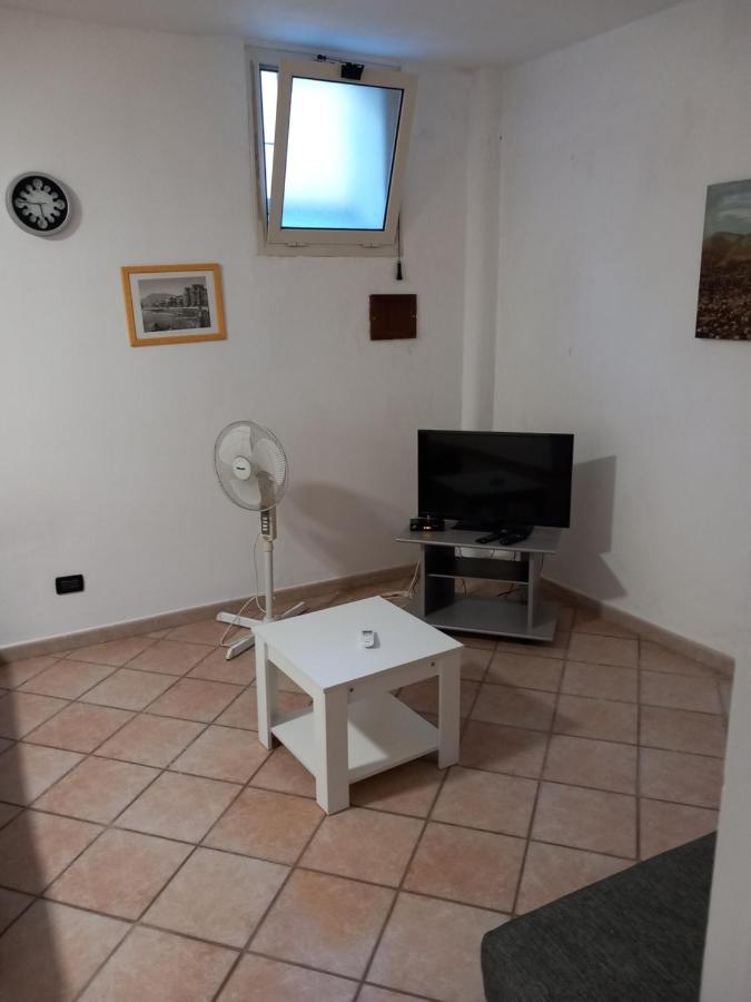 Appartamenti Cavarretta Seminterrati Монделло Номер фото